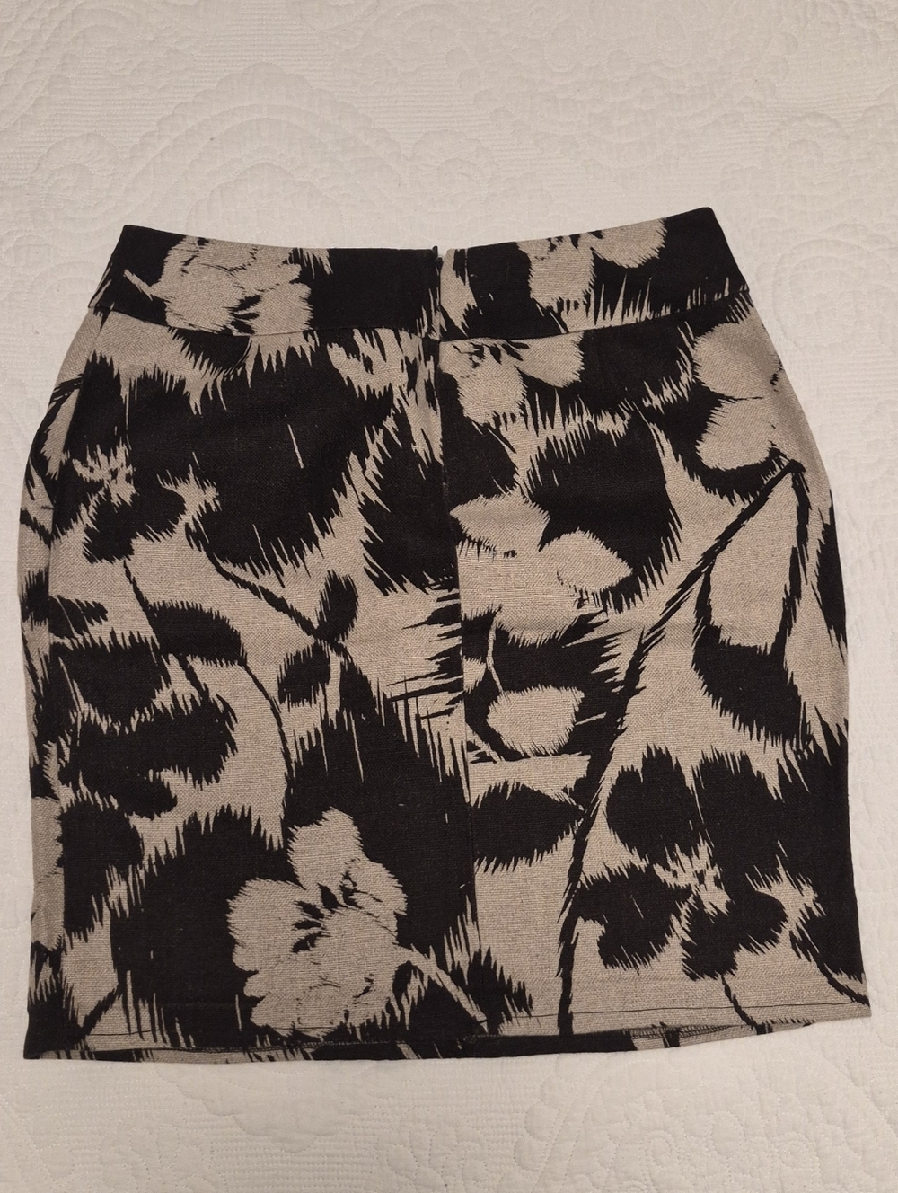 Michael Kors Black and Beige Floral-Print Mini Skirt